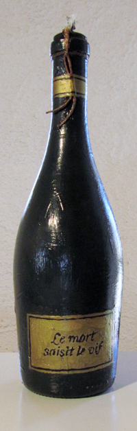 1/1 Le mort saisit le vif. Laura Solari, Pierrette Stany, bouteille de vin petillant peinte/bottiglia di prosecco dipinta, 2013.